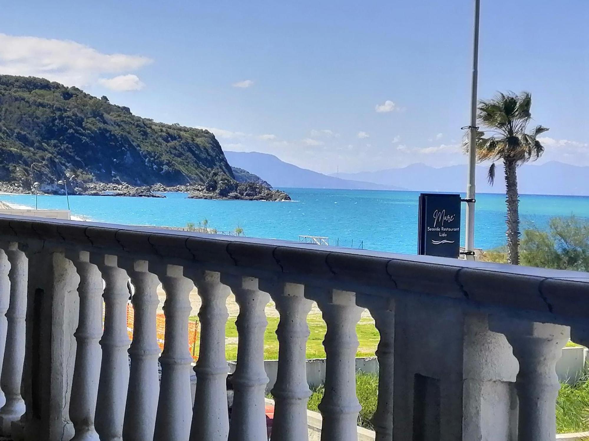 Eneide Bed & Breakfast Palmi Bagian luar foto